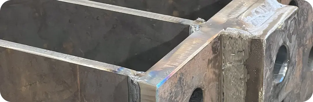 Tuvplāns ar metinātiem savienojumiem uz Halwelding tērauda konstrukcijas